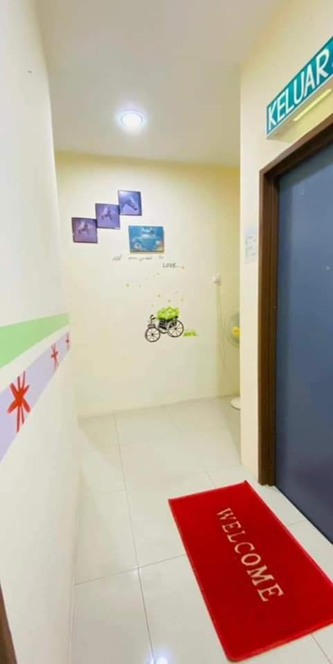 Happy Homestay Lukut Петалинг Джая Екстериор снимка
